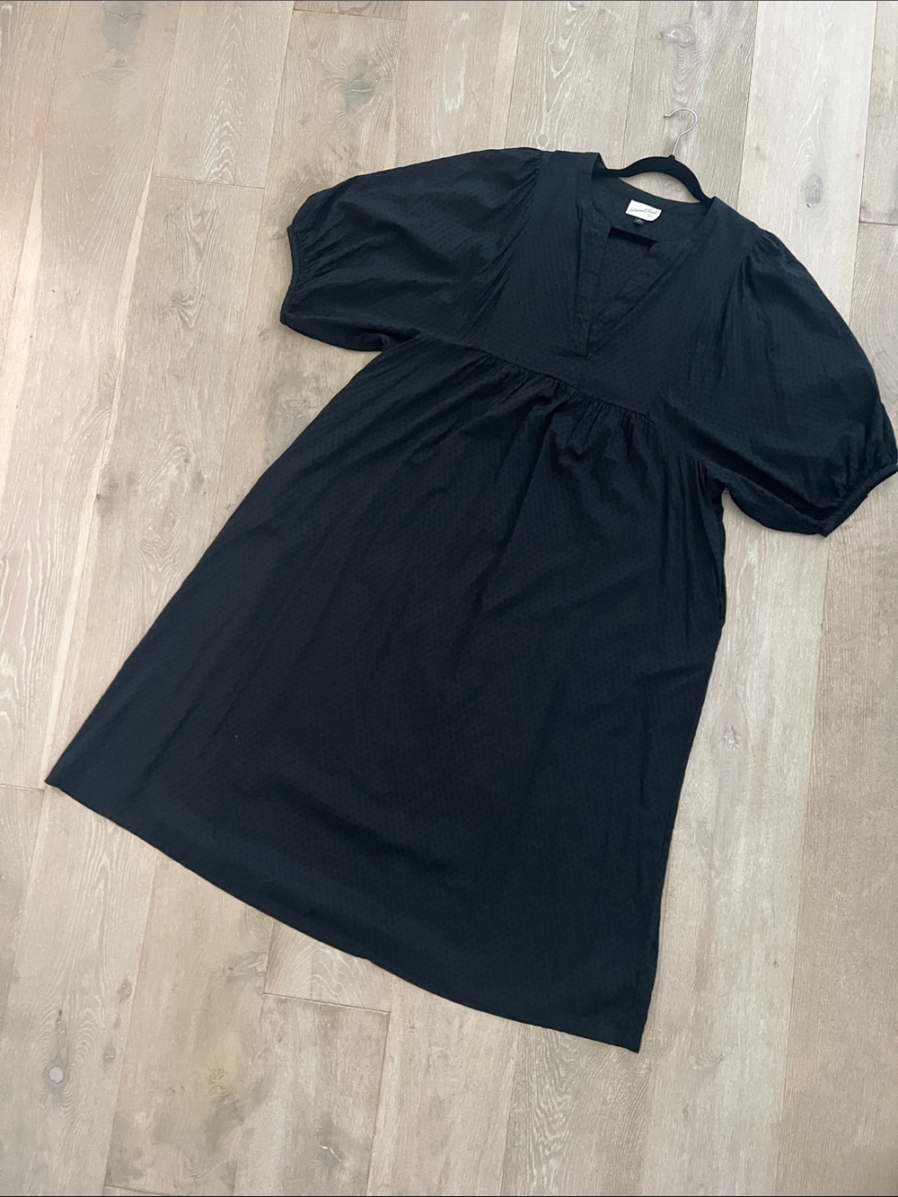 Universal Thread Black V-Neck Puff Sleeve Midi Dress - great condition!